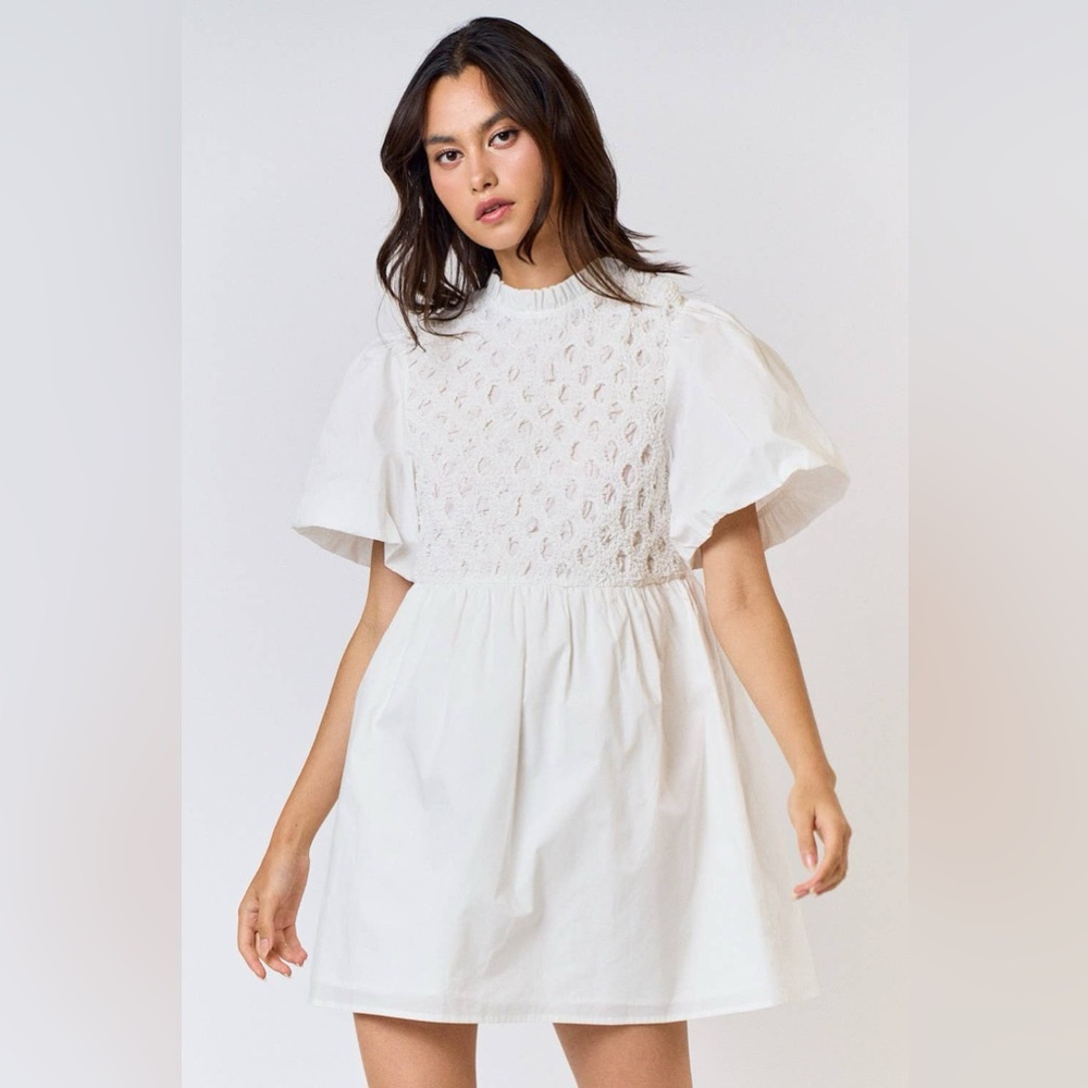 Lalavon TEXTURED PUFF SLEEVE BABYDOLL
DRESS size small